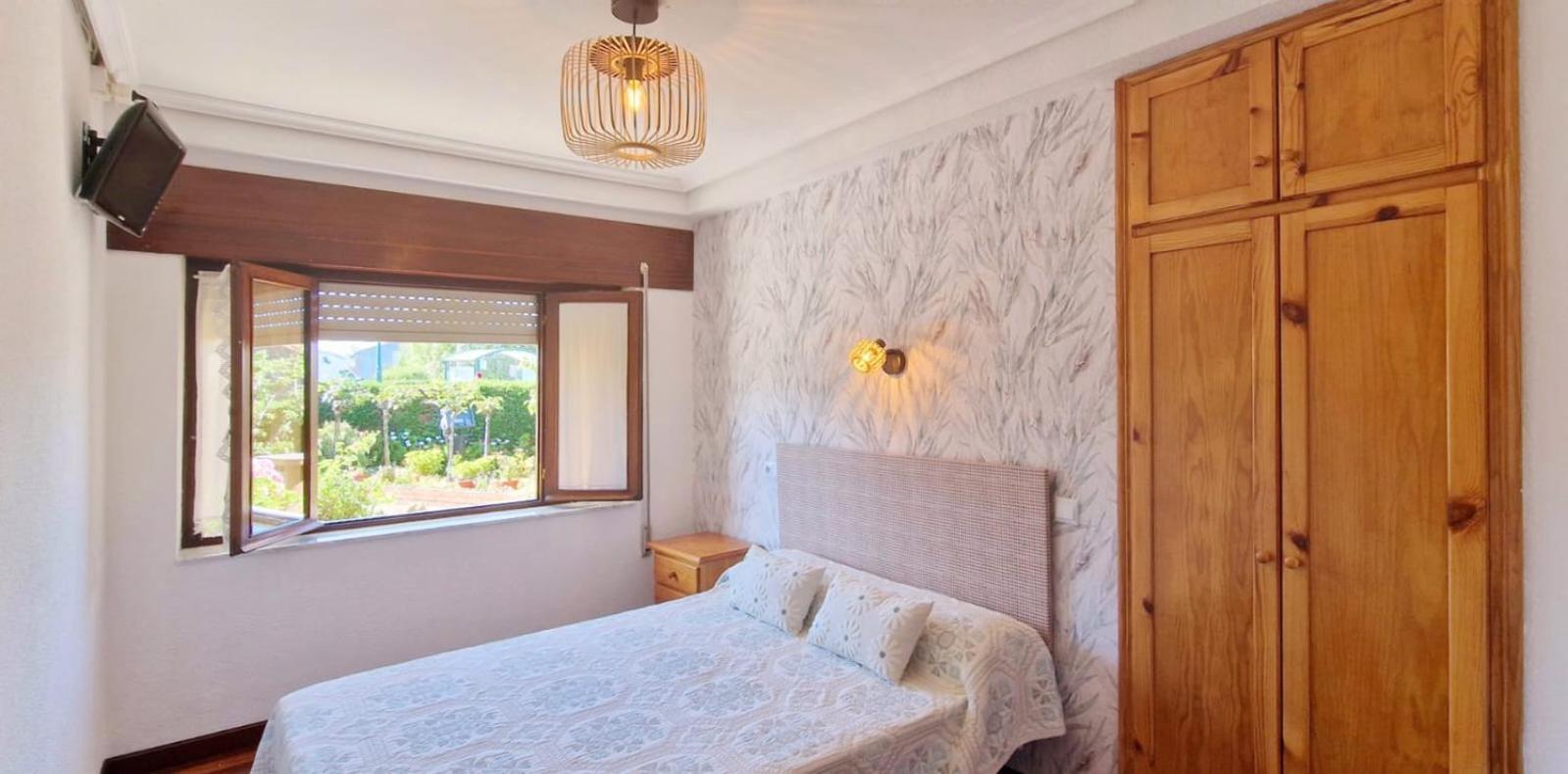 Cosma House Hotel Hinojedo Bagian luar foto