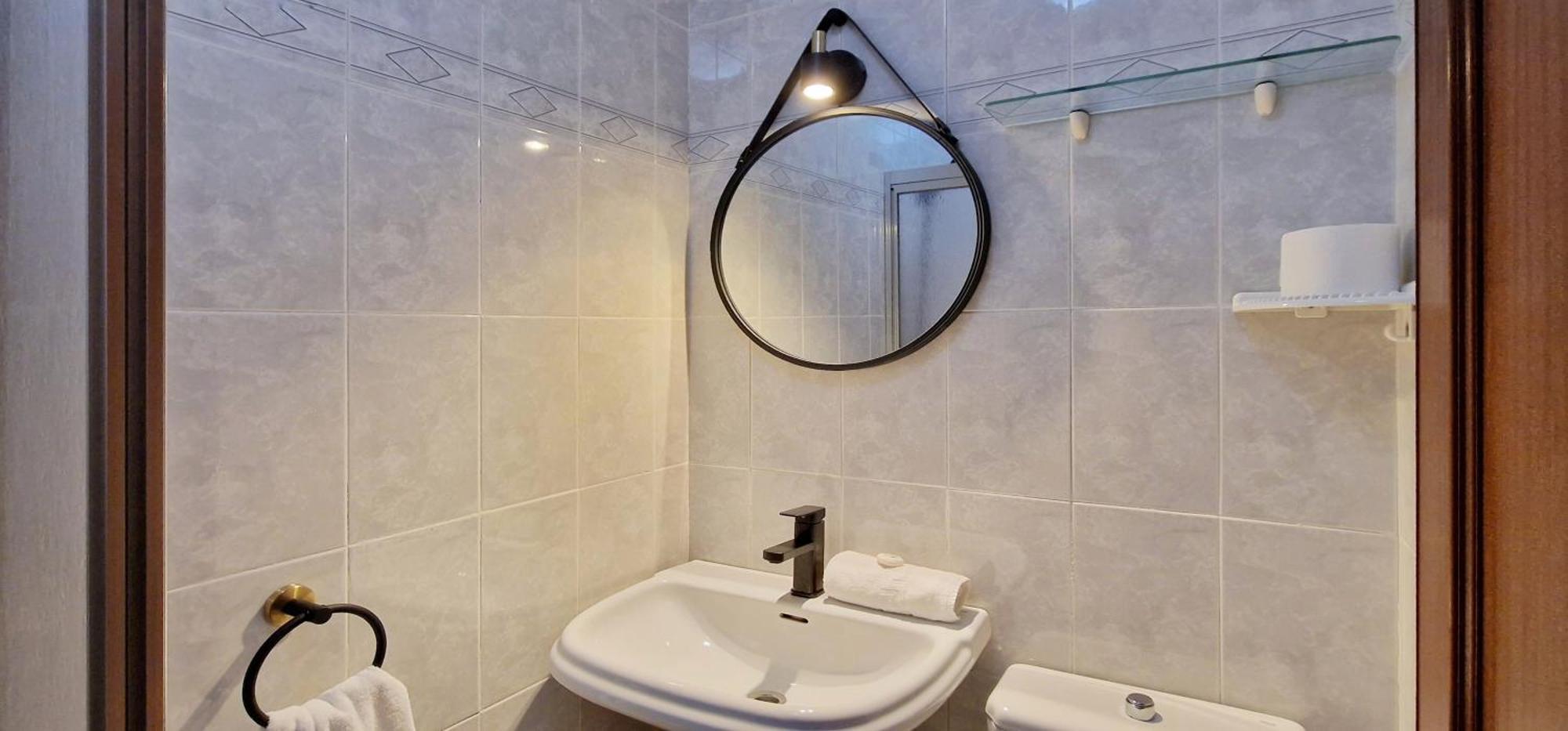 Cosma House Hotel Hinojedo Ruang foto