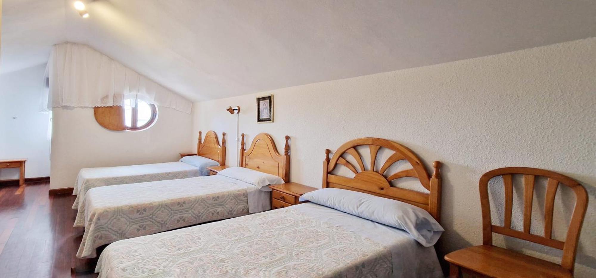 Cosma House Hotel Hinojedo Bagian luar foto