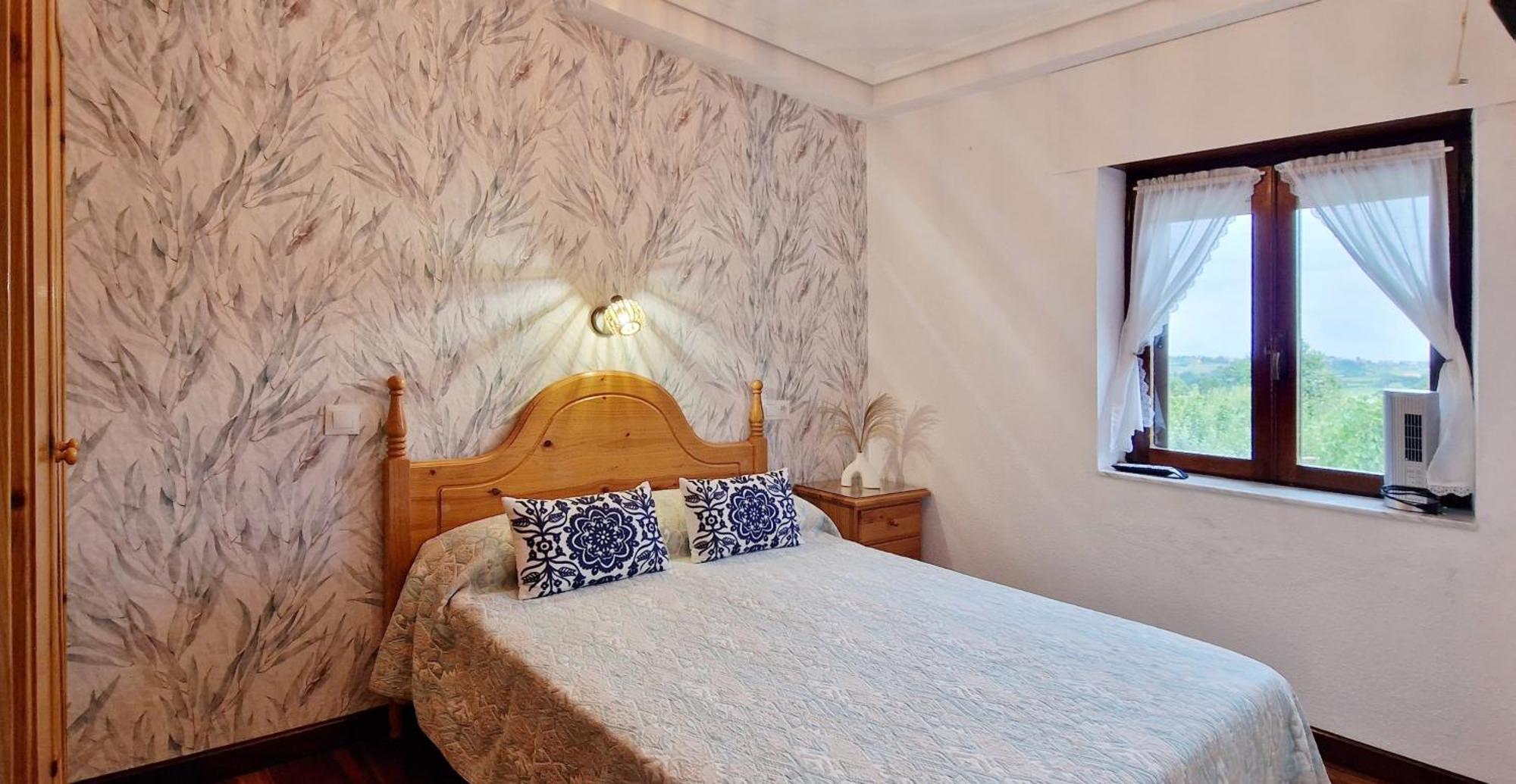 Cosma House Hotel Hinojedo Bagian luar foto